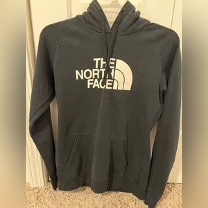 The North Face Woman’s Hoodie, xs